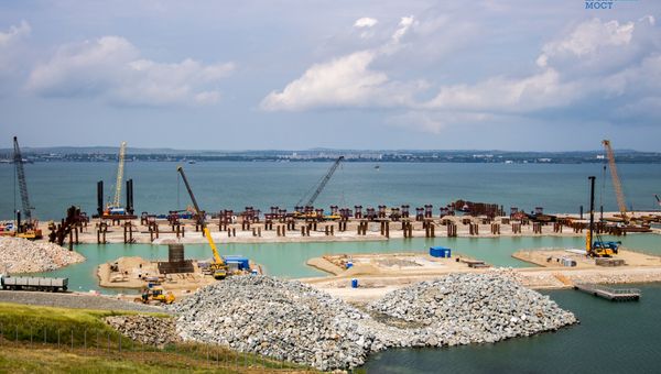 Строительство моста через Керченский пролив