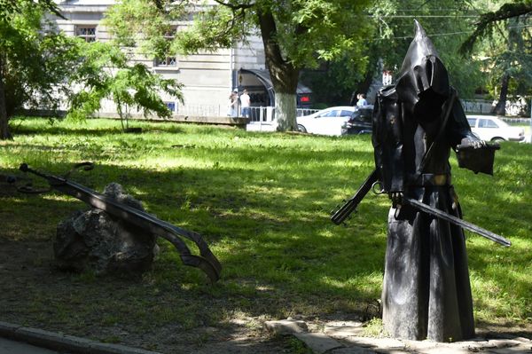 Парк кованых скульптур в Симферополе