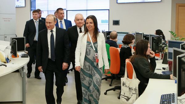 Президент РФ В. Путин посетил МИА Россия сегодня