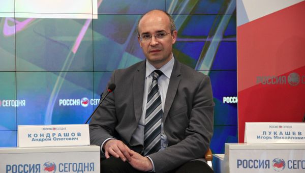 Журналист, телеведущий, автор документального фильма Крым. Путь на родину Андрей Кондрашов Журналист, телеведущий, автор документального фильма Крым. Путь на родину Андрей Кондрашов