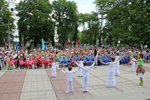 Праздничные мероприятия в Симферополе, приуроченные ко Дню России