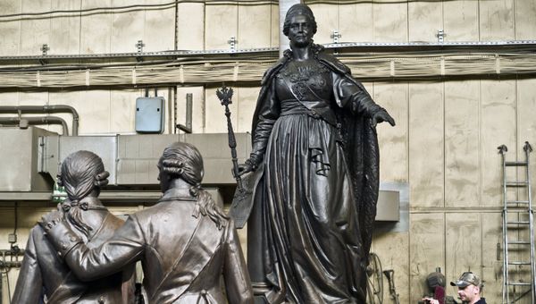 Отправка памятника Екатерине II в Крым
