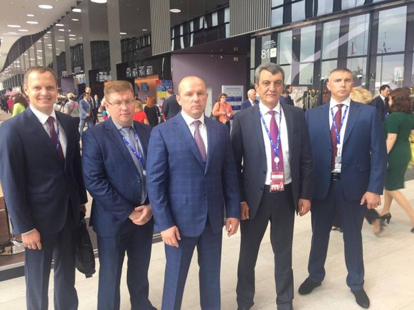 Севастопольская делегация во главе с губернатором города Сергеем Меняйло принимает участие в ПМЭФ-2016