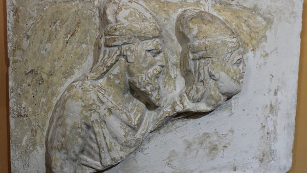 Барельеф с изображением царей Скилура и Палака на выставка Неаполь не скифский: два века археологии древней столицы в Центральном музее Тавриды (Симферополь)