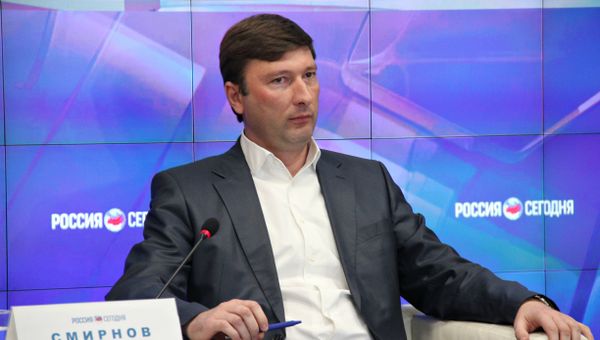 Председатель Государственного комитета по делам межнациональных отношений и депортированных граждан Республики Крым Заур Смирнов на пресс-конференции в мультимедийном пресс-центре МИА Россия сегодня в Симферополе Председатель Государственного комитета по делам межнациональных отношений и депортированных граждан Республики Крым Заур Смирнов на пресс-конференции в мультимедийном пресс-центре МИА Россия сегодня в Симферополе