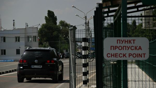 Пункт пропуска Армянск на границе России и Украины