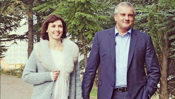 Глава Крыма Сергей Аксенов с супругой Еленой Аксеновой Глава Крыма Сергей Аксенов с супругой Еленой Аксеновой