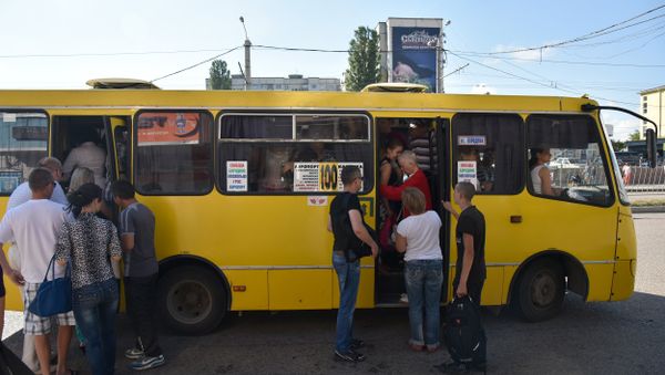Остановка в районе улицы Бородина в Симферополе Остановка в районе улицы Бородина в Симферополе