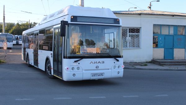 Десять новых ЛиАЗов наконец вышли на симферопольские улицы