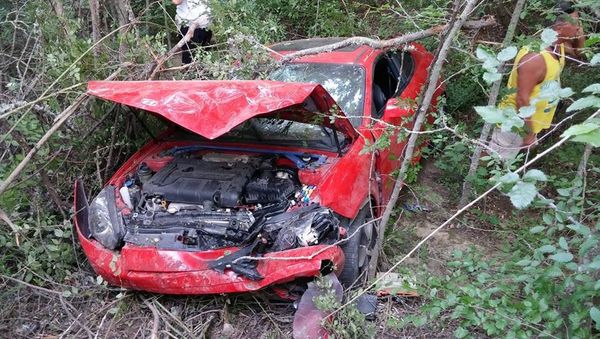 Под Судаком Hyundai улетел в обрыв