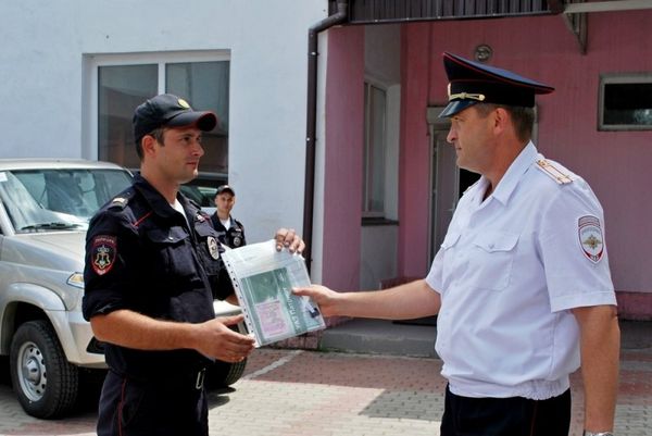 В Симферополе вневедомственной охране вручили 8 новых автомобилей  