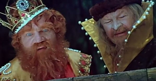 Кадр из художественного фильма Варвара-краса, длинная коса Кадр из художественного фильма Варвара-краса, длинная коса