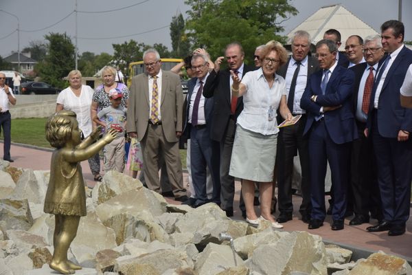 Французские делегаты в Крыму посетили мемориал Красный Французские делегаты в Крыму посетили мемориал Красный