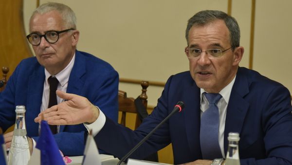 Французские делегаты прибыли в Крым. Депутат Национального Собрания Франции Тьерри Мариани (справа)