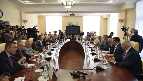 Французские делегаты прибыли в Крым. Встреча в Совете министров Республики Крым