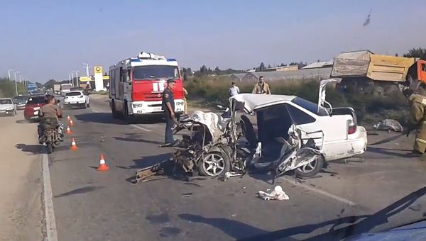 Под Саками столкнулись Daewoo и Камаз Под Саками столкнулись Daewoo и Камаз