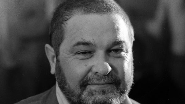 Писатель Юлиан Семенов