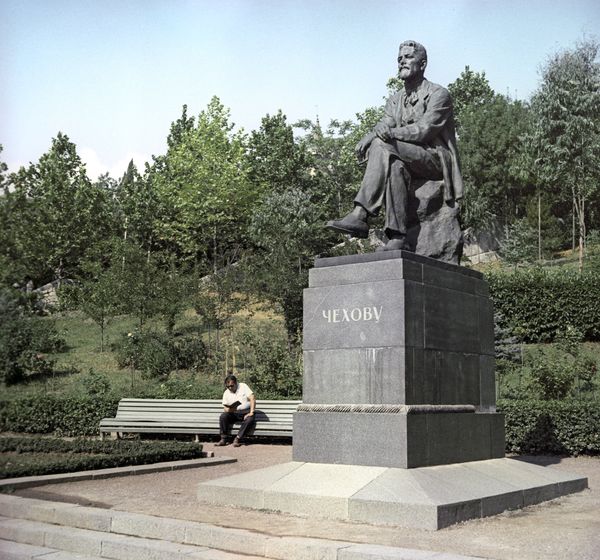 Ялта на старых фото. Памятник Чехову