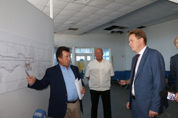 Врио Губернатора Севастополя Дмитрий Овсянников провел выездное совещание с участием руководства ГУП Аэропорт Севастополь по вопросу создания гражданского сектора аэропорта Бельбек