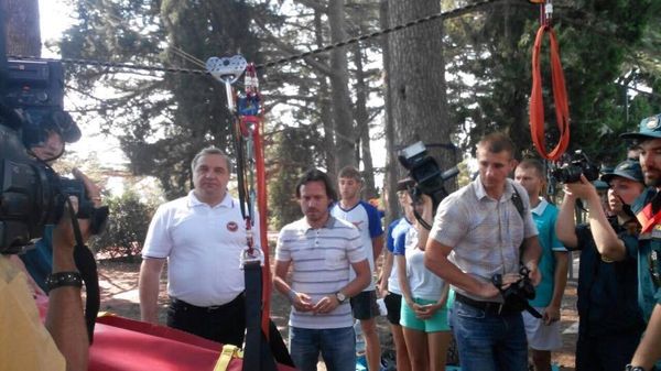 Глава МЧС России Владимир Пучков посетил МДЦ Артек и ознакомился с реализацией проекта Школа безопасности