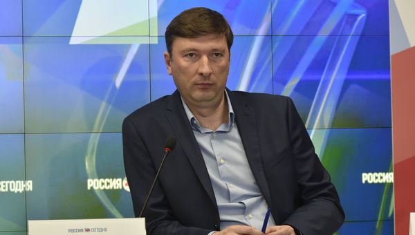 Председатель Государственного комитета по делам межнациональных отношений и депортированных граждан Республики Крым Заур Смирнов