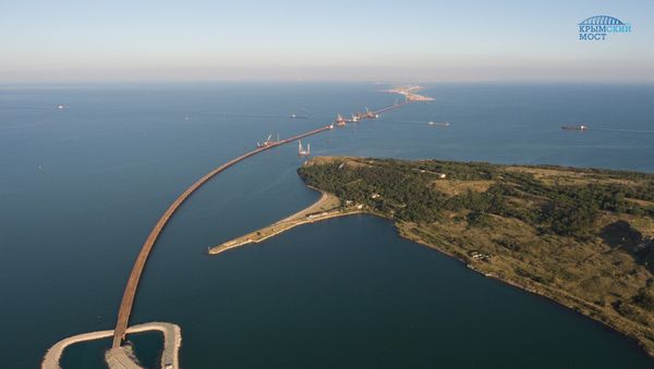 Рабочие завершили строительство временной инфраструктуры Крымского моста