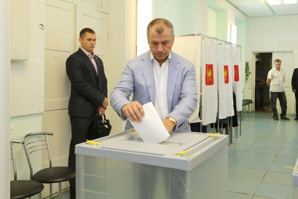 Председатель Государственного Совета РК Владимир Константинов проголосовал на выборах в Госдуму РФ Председатель Государственного Совета РК Владимир Константинов проголосовал на выборах в Госдуму РФ