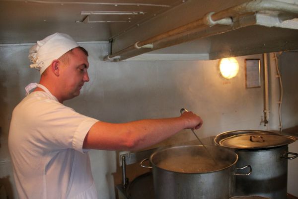 Большой десантный корабль Азов Черноморского флота 