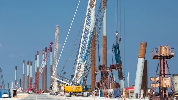 Строители моста в Крым и подходов к нему