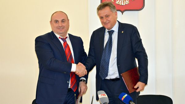Подписание соглашения о сотрудничестве между Симферополем и Махачкалой