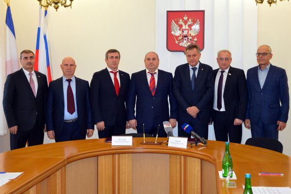 Подписание соглашения о сотрудничестве между Симферополем и Махачкалой 