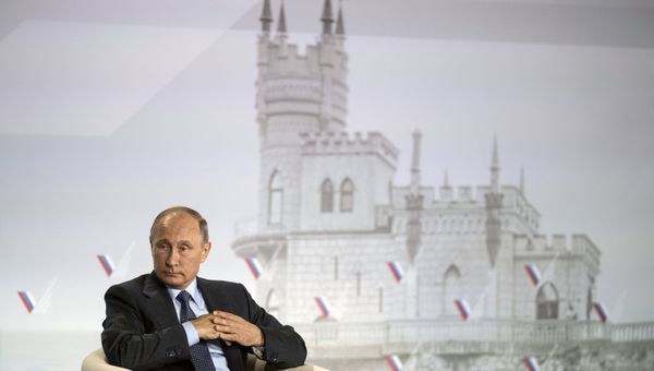 Рабочая поездка президента РФ В. Путина в Крым