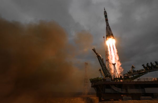Пуск ракеты-носителя Союз-ФГ с пилотируемым кораблем Союз МС-02 с космодрома Байконур