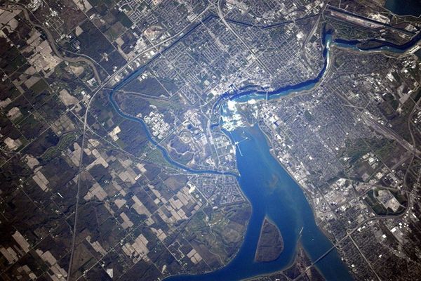 Самый мощный водопад в Северной Америке снятый российским космонавтом Андреем Борисенко с высоты МКС