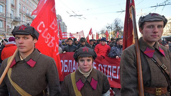 Шествие и митинг, посвященные 98-й годовщине Великой Октябрьской социалистической революции. Архив