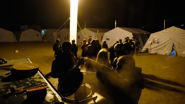 Блэкаут в Крыму. Ноябрь 2015 года. В городе жизнеобеспечения МЧС Блэкаут в Крыму. Ноябрь 2015 года. В городе жизнеобеспечения МЧС