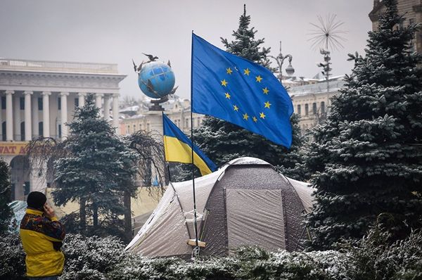 Палаточный лагерь сторонников евроинтеграции Украины на площади Независимости в Киеве.