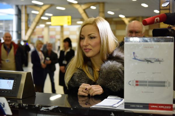 Елена Ковшова, ставшая 5-миллионным пассажиром международного аэропорта Симферополь