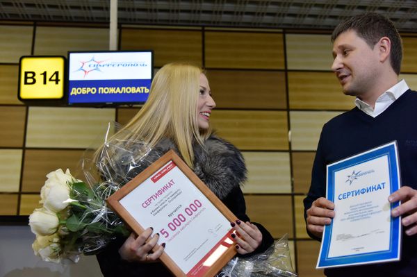 Елена Ковшова, ставшая 5-миллионным пассажиром международного аэропорта Симферополь 