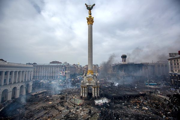 Площадь Независимости в Киеве. Февраль 2014 Площадь Независимости в Киеве. Февраль 2014