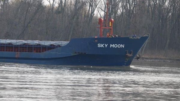 Украинские пограничники задержали заходившее в Крым судно