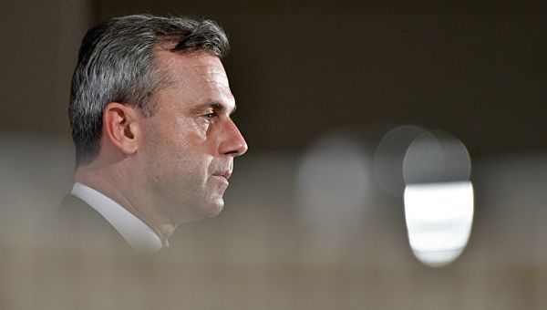 Кандидат в президенты Австрии Норберт Хофер