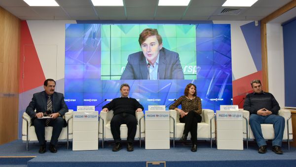 Видеомост Москва-Симферополь в МИА Россия сегодня с участием гроссмейстера Сергея Карякина