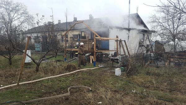 На пожаре в Симферополе спасено 3 человека