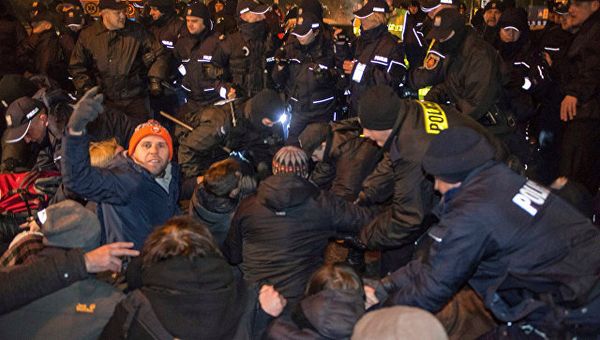 Акция протеста в Варшаве, Польша
