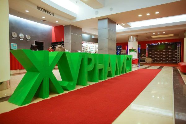 В Симферополе прошло награждение победителей и лауреатов конкурса Журналист года В Симферополе прошло награждение победителей и лауреатов конкурса Журналист года