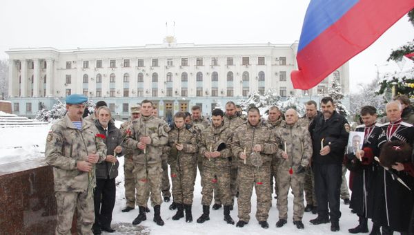 Акция памяти погибшего посла Российской Федерации в Турции Андрея Карлова. Симферополь