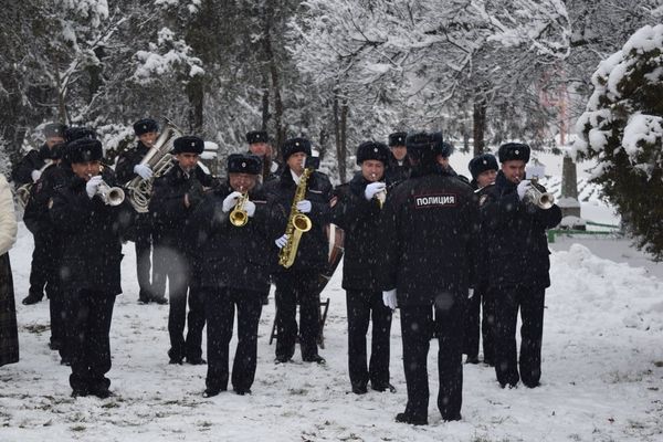 Открытие отреставрированного памятника первому комиссару пограничной охраны РСФСР Петру Федотову в Симферополе