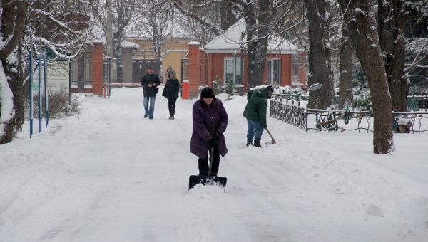 Снег в Симферополе. Архивное фото
