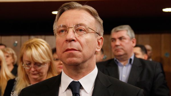 Павел Королев на заседании сессии Государственного Совета РК
